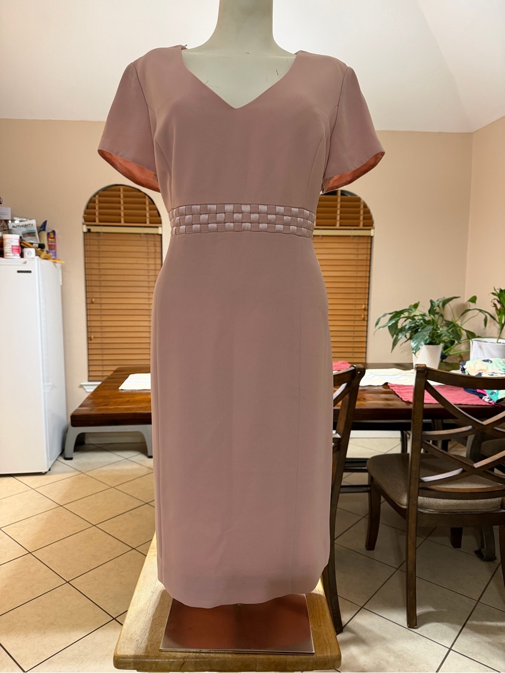 Jones New York Dusty Rose V-Neck Midi Dress with Woven Waistband